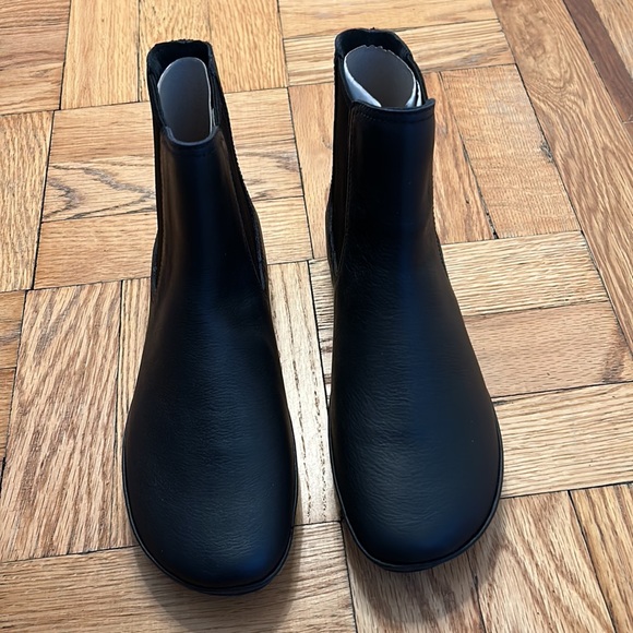 Camper Right Nina Chelsea Boots Black Size 37 / 7 NIB - Picture 2 of 8